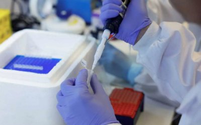 Εγκρίθηκε το πρώτο τεστ DNA που εντοπίζει δεκάδες μορφές καρκίνου