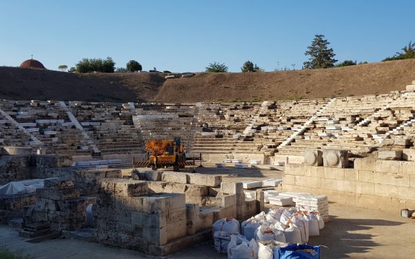 Το Αρχαίο Θέατρο της Λάρισας. Όταν επισκεφθήκαμε την πόλη γινόντουσαν έργα συντήρησης