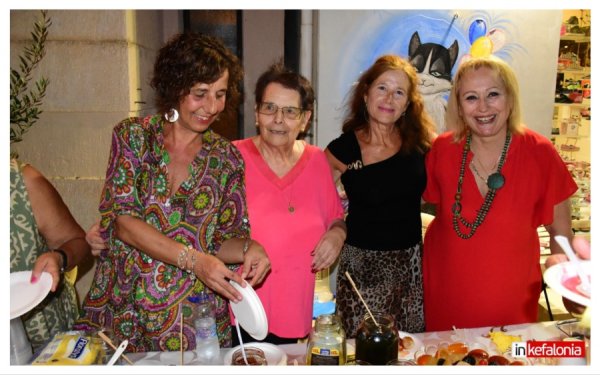 Το ‘’Αρμάρι τση Νιόβης’’ άνοιξε και φέτος και γλύκανε το Αργοστόλι!