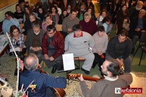 Με καντάδες και τραγούδια, ο σύλλογος για τα ΑμεΑ «Υπερίων» έκοψε την πίτα του (εικόνες)