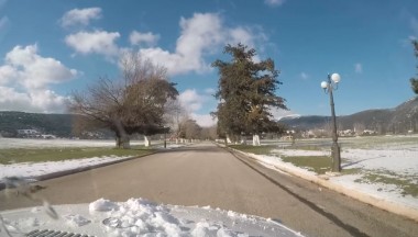 Ενας σκαραβαίος… εξερευνεί την χιονισμένη Κεφαλονιά! (video)