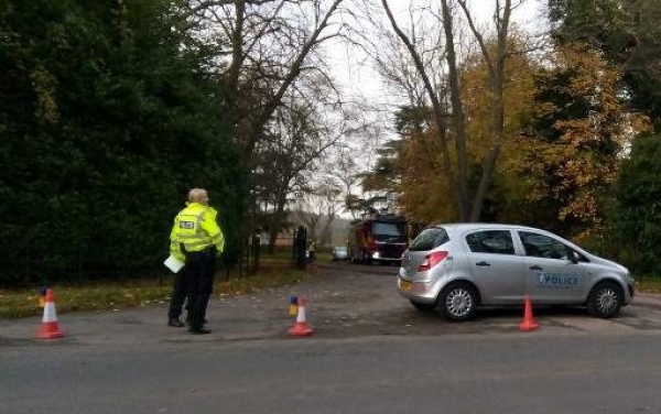 Αεροπλάνο συγκρούστηκε στον αέρα με ελικόπτερο πάνω από την έπαυλη των Ρότσιλντ στη Βρετανία -Φόβοι για τρεις νεκρούς