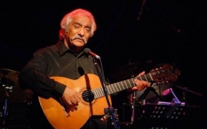 Απόψε η μεγάλη συναυλία με τον Κώστα Χατζή στα Φαρακλάτα