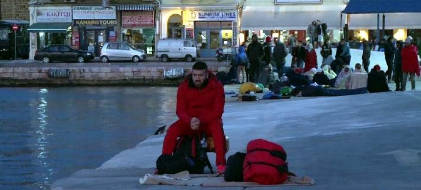 Τώρα επιχειρούν το αντίθετο ταξίδι -Απελπισμένοι πρόσφυγες κολυμπούν από τη Χίο στην Τουρκία