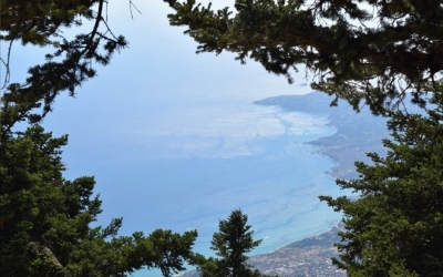 Απαγόρευση κυκλοφορίας οχημάτων και εκδρομέων στον Εθνικό Δρυμό Αίνου