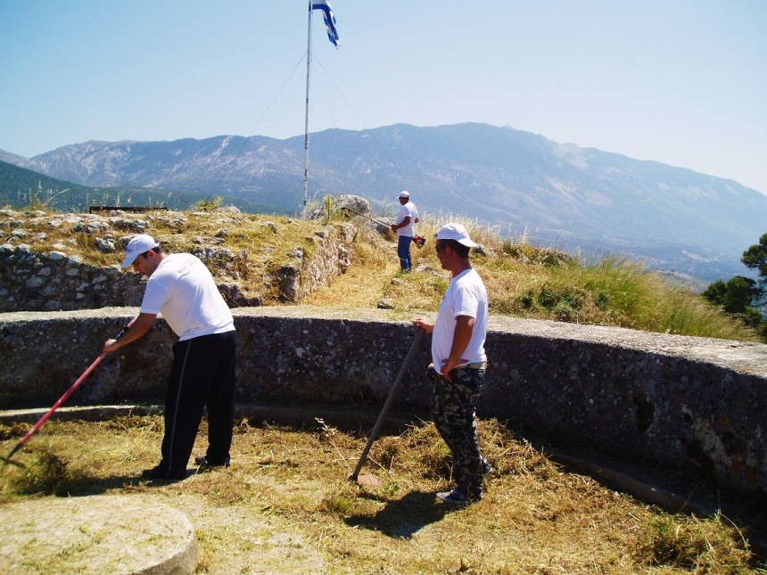 "Κόψαμε τα χόρτα στο Κάστρο του Αγίου Γεωργίου, με πρωτοβουλία του Green Key" (εικόνες)