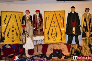 Θαυμάσια έκθεση ιστορικών κειμηλίων και παραδοσιακών φορεσιών στο Αργοστόλι (εικόνες + video)