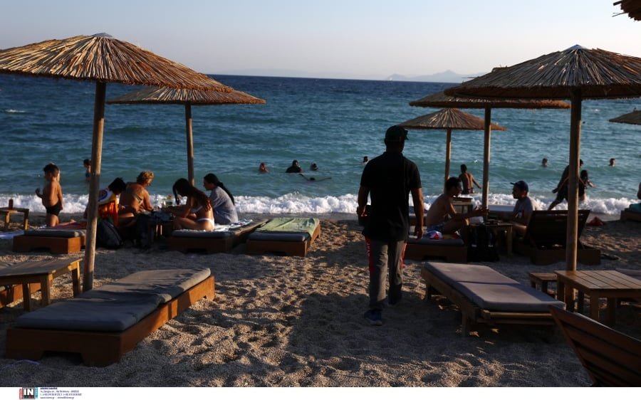 Τι είναι οι «απάτητες παραλίες», πλαφόν σε ομπρέλες και ξαπλώστρες - Τι αλλάζει στους αιγιαλούς