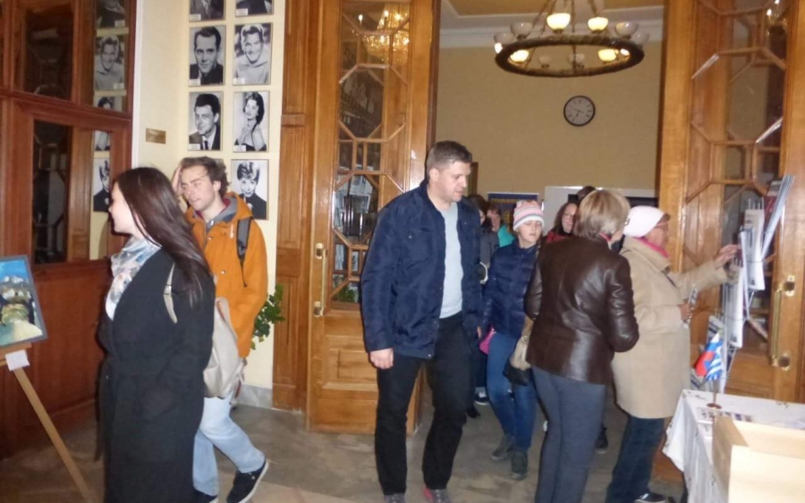 Το ντοκιμαντέρ "Λουλούδια Τού Πελάγους" στη Μόσχα