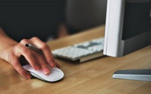 Τέρμα η χαρτούρα στο υπουργείο Εργασίας, ψηφιοποιούνται οι υπηρεσίες