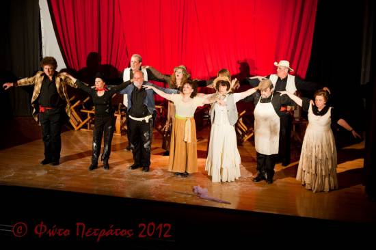 Εικόνες από την θεατρική παράσταση «Οι Ριζοσπάστες» στο Ληξούρι