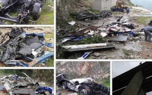 Νταλίκα έπεσε σε γκρεμό στην Εγνατία