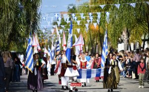 Με λαμπρότητα η μαθητική παρέλαση για την 28η Οκτωβρίου στο Αργοστόλι