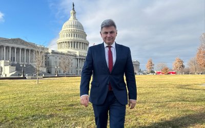 Φαραντούρης από Ουάσιγκτον: Να είναι χρονιά ειρήνης το 2026