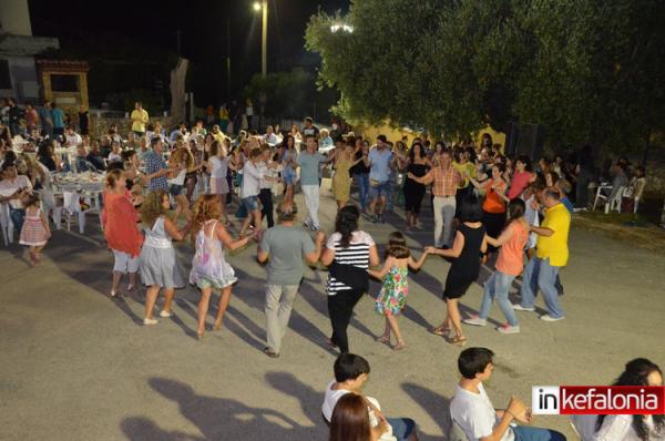 ΦΑΡΣΑ : Χόρεψαν με την καρδιά τους στους ρυθμούς της Κρήτης ! (εικόνες)