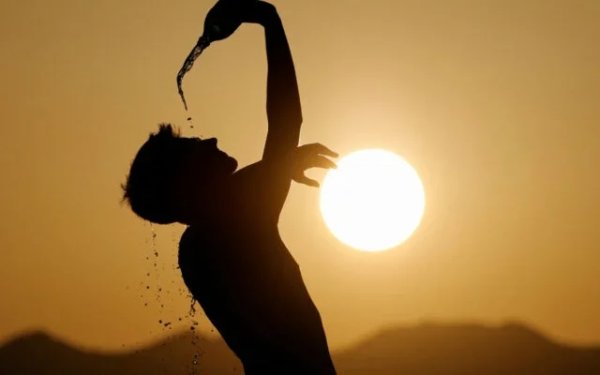 ΠΙΝ: Μέτρα προστασίας από τον καύσωνα – Συστάσεις προς τους πολίτες και ειδικά τις ευάλωτες ομάδες