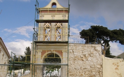 Δαμουλιανάτα: Το καμπαναριό στην εκκλησιά στο βουνό