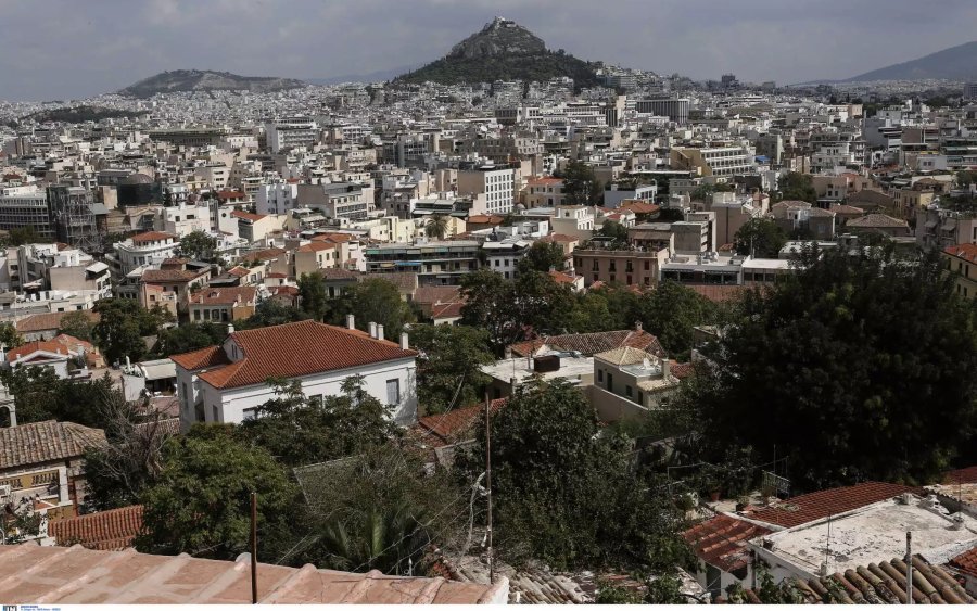 Ακίνητα: Έρχονται μεγάλες αλλαγές στις αγοραπωλησίες ενώ σφίγγει ο κλοιός γύρω από τους ιδιοκτήτες και διαχειριστές Airbnb