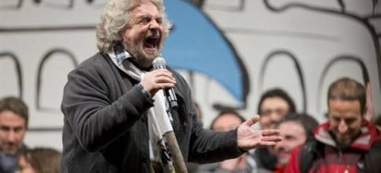 Μπέπε Γκρίλο, ο κωμικός που «έσκισε» στις ιταλικές εκλογές με το σύνθημα «είναι όλοι κλέφτες» [εικόνες]