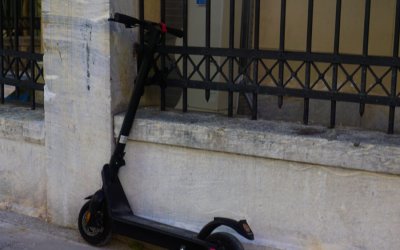 Ασπρόπυργος: Σε σοβαρή κατάσταση 12χρονος που παρασύρθηκε από αυτοκίνητο ενώ οδηγούσε πατίνι