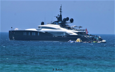 Η εντυπωσιακή θαλαμηγός "Okto" στα νερά της Κεφαλονιάς! (εικόνες)