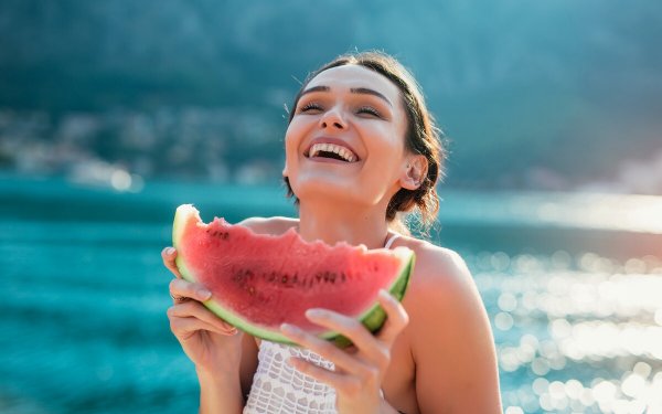 7 τροφές που θα σε ενυδατώσουν όσο και η κρέμα ημέρας σου