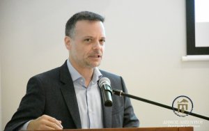 Χάρης Δούκας από το Ληξούρι: «Χρειαζόμαστε αποκέντρωση, όχι Δήμους επαίτες»