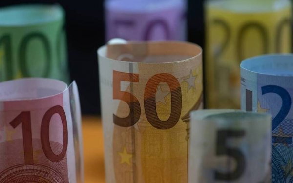 Επίδομα 800 ευρώ: Τέλος χρόνου για αναστολές συμβάσεων, πότε αρχίζουν οι πληρωμές