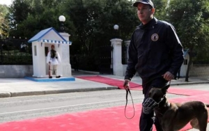 Φρούριο η Αθήνα για τον Μακρόν: Θα απενεργοποιούνται κινητά από όπου περνά, ελεύθεροι σκοπευτές σε ταράτσες