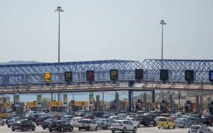Πάσχα με αυστηρούς ελέγχους και μπλόκα στα διόδια