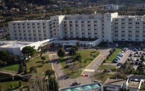 Πάτρα: Σοβαρή αλλά σταθερή η κατάσταση 17χρονου - Με οξυγόνο σε ΜΕΘ covid