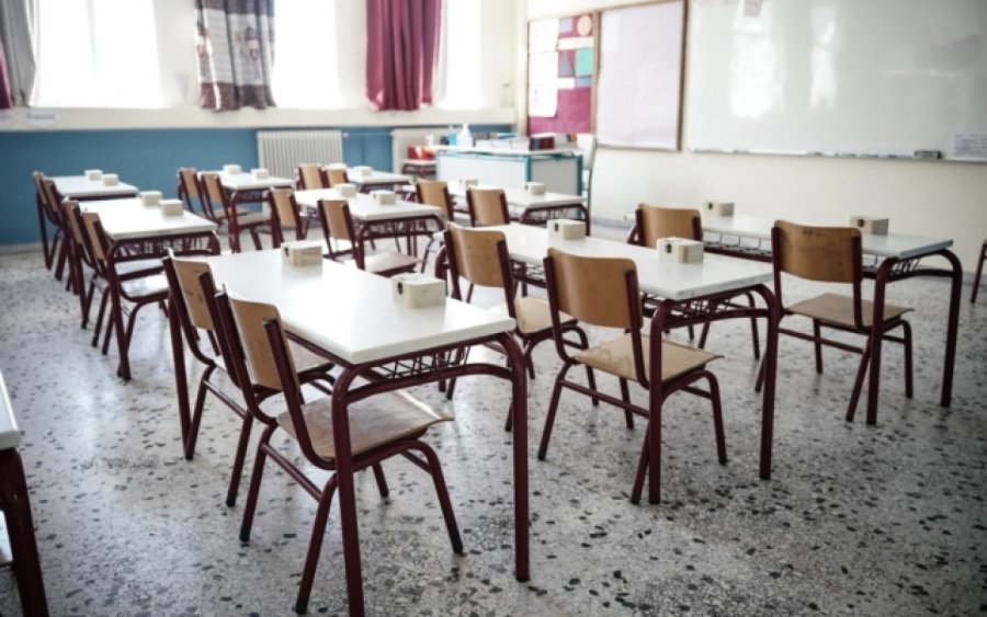 Ποδαρικό στα σχολεία με νέα γονική άδεια - Τι αλλάζει για τους εργαζόμενους γονείς