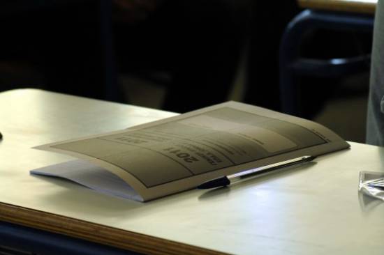 Πρεμιέρα πανελλαδικών με Νεοελληνική Γλώσσα - Καλή επιτυχία!