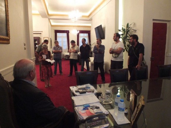 Εργατικό Κέντρο: Παράσταση διαμαρτυρίας στον Δήμαρχο για τους 5μηνίτες εθελοντές