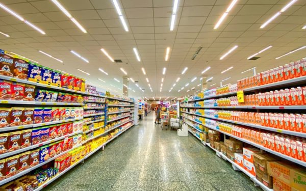 Ποιες Κυριακές είναι ανοιχτά καταστήματα και σούπερ μάρκετ