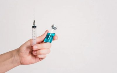 Αυτή είναι η πρώτη χώρα που αποζημιώνει πολίτες για παρενέργειες από το εμβόλιο κορονοϊού