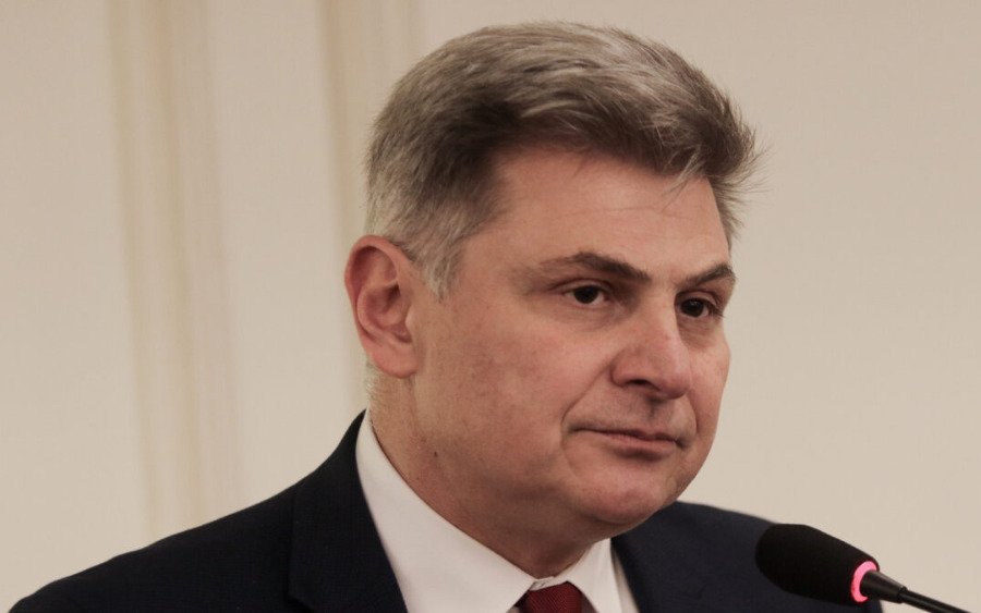 Ο Νικόλας Φαραντούρης στο ΠΑΣΟΚ: «Ενώνω τη φωνή μου για διαφάνεια και πολιτική αλλαγή»