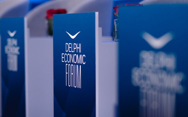 «Δελφοί και εξουσία: Πώς χτίζεται το αφήγημα της νέας εποχής»