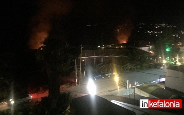 Δυο πυρκαγιές χθες το βράδυ σε Βλαχάτα και Περατάτα (εικόνες - ανανεωμένο)