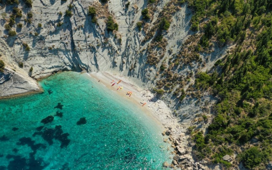 Ιθάκη: Στις Αφάλες νομίζεις ότι βρίσκεσαι στον παράδεισο