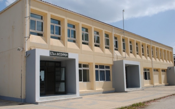 "Απαράδεκτες καθυστερήσεις στην αποκατάσταση των κτηριακών υποδομών"