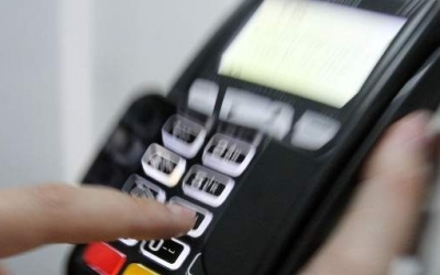 POS ή πρόστιμο 1.500 ευρώ: Τελευταία ευκαιρία για τους επαγγελματίες -Πότε θα πέσουν καμπάνες