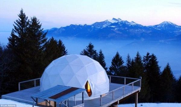 To ΑΠΟΛΥΤΟ resort για χειμώνα! Μοιάζουν με απλά igloo στην Ελβετία... αλλά ΔΕΝ είναι!
