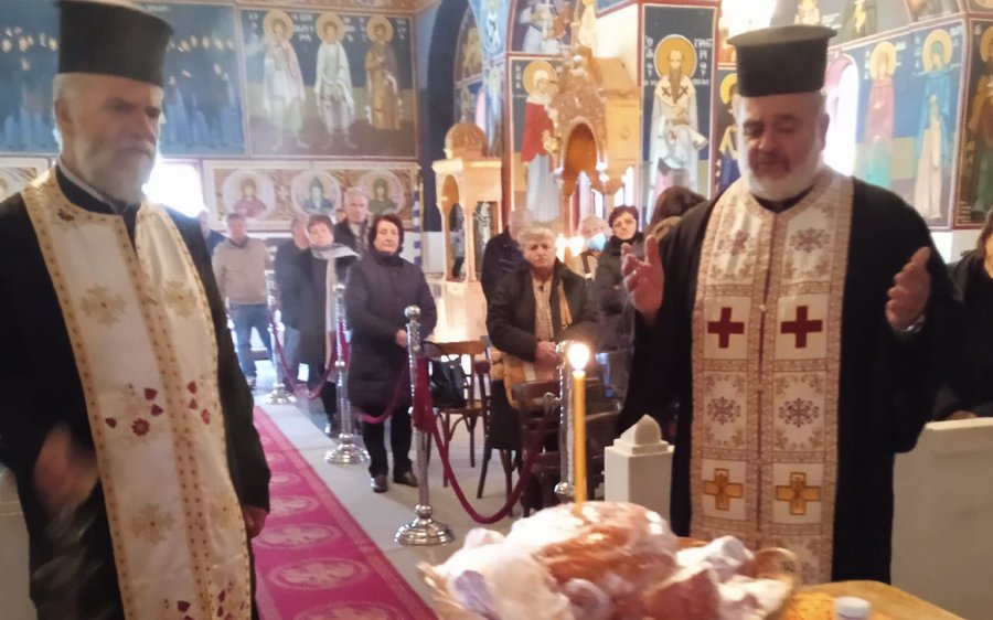 Επίσκεψη Κεφαλονιτών στα Τρίκαλα Κορινθίας και θεία λειτουργία στην εκκλησία του Αγίου Γερασίμου (εικόνες)