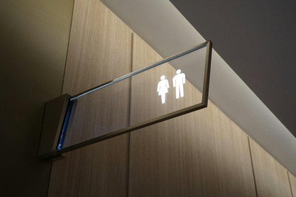 Η καλύτερη ώρα της ημέρας για να πάτε τουαλέτα, σύμφωνα με γαστρεντερολόγους