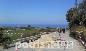 Ηλεία: Διαλύθηκε τμήμα του δρόμου στο Κάστρο Κυλλήνης - Δείτε τις εικόνες από το σημείο (φωτό)!