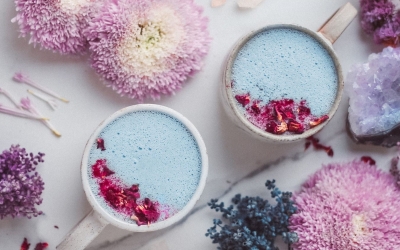 Μoon milk: Το ρόφημα που βοηθά στον ύπνο και έχει κατακλύσει το Instagram