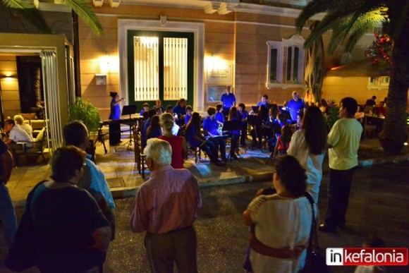 Κέρδισε το χειροκρότημα η ορχήστρα πνευστών της Φιλαρμονικής Σχολής (εικόνες + video)