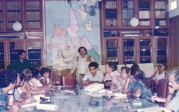 Σχέδιο ανασυγκρότησης. Σύσκεψη στη Νομαρχία το 1988