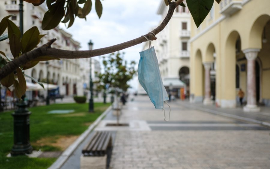 Σε... κλοίο lockdown και απαγόρευσης κυκλοφορίας τρεις περιοχές ακόμα